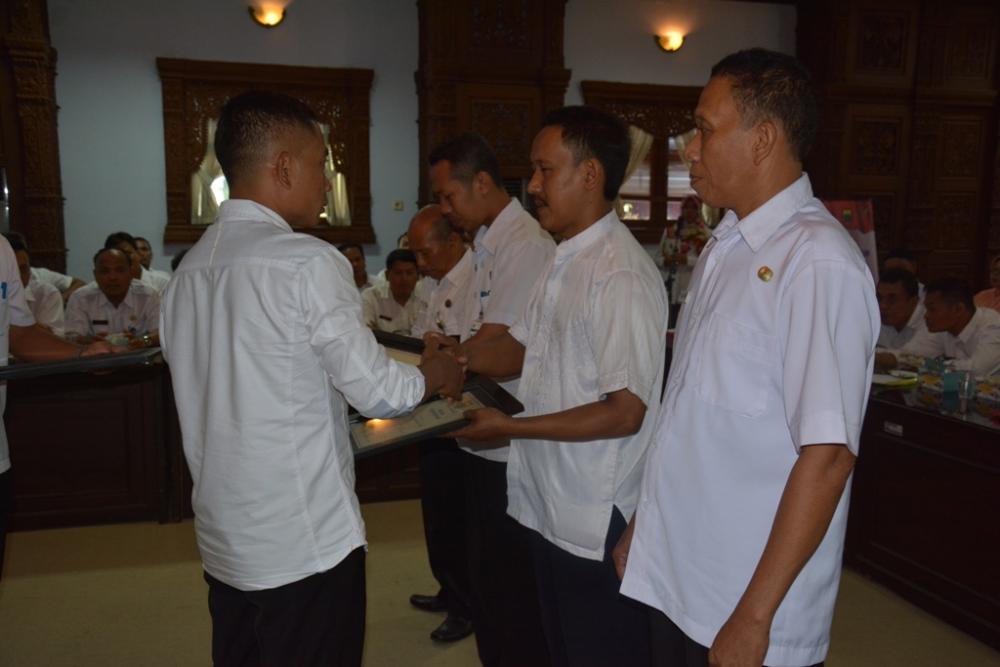 Gelar Pengawasan Daerah, Bupati Beri Penghargaan