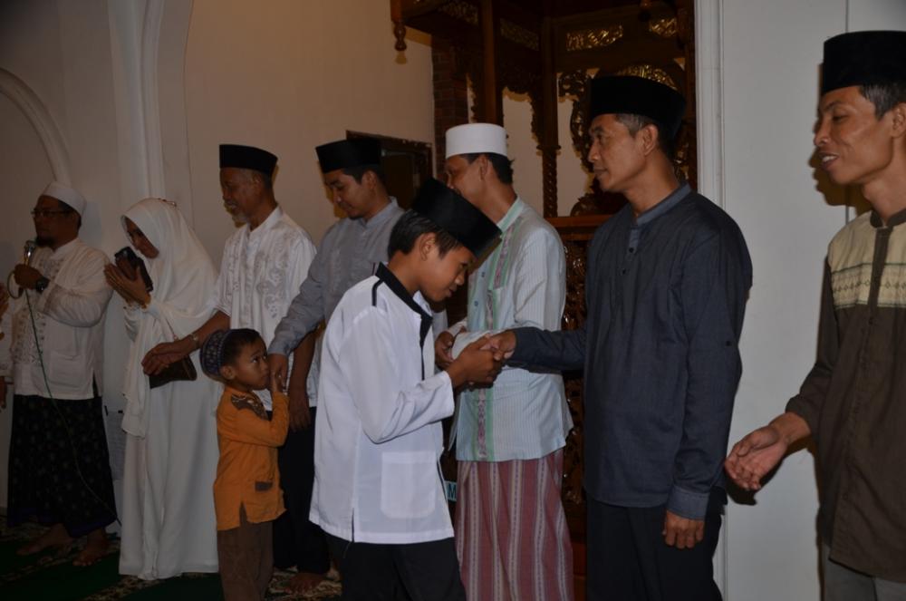 Wakil Bupati Batang Buka Puasa Bersama dan Menyerahkan Santunan Anak Yatim Piatu