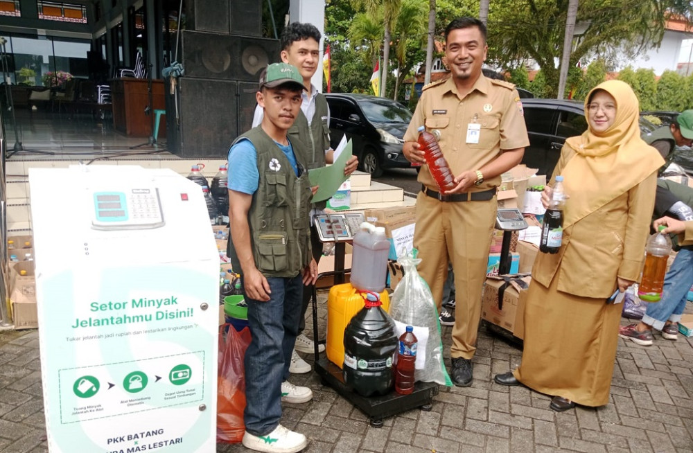 Pengumpulan Minyak Jelantah di Batang Raih Rekor MURI, Hasilkan Cuan Rp90 Juta Untuk Bioavtur