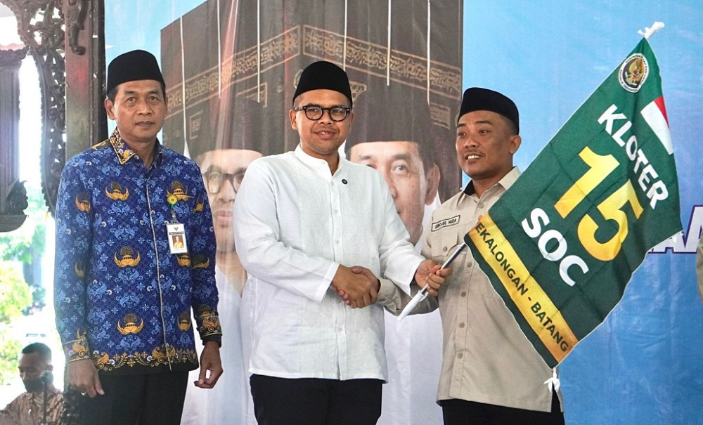 Bupati Batang Lepas 951 Jemaah Haji 2026, Usia Tertua 86 dan Termuda 17 Tahun