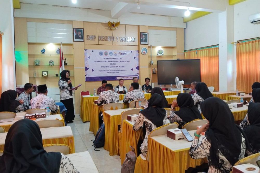 Trik Khusus Guru di Batang Jadikan AI Sahabat Edukatif