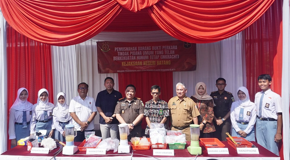 Kejari Batang Musnahkan Barang Bukti Perkara Berkekuatan Hukum Tetap