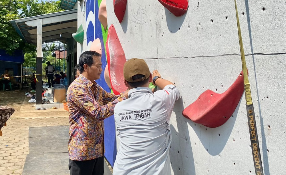 Wabup Batang Dorong Pembangunan Dinding Boulder Standar Nasional untuk Tingkatkan Prestasi Atlet Panjat Tebing