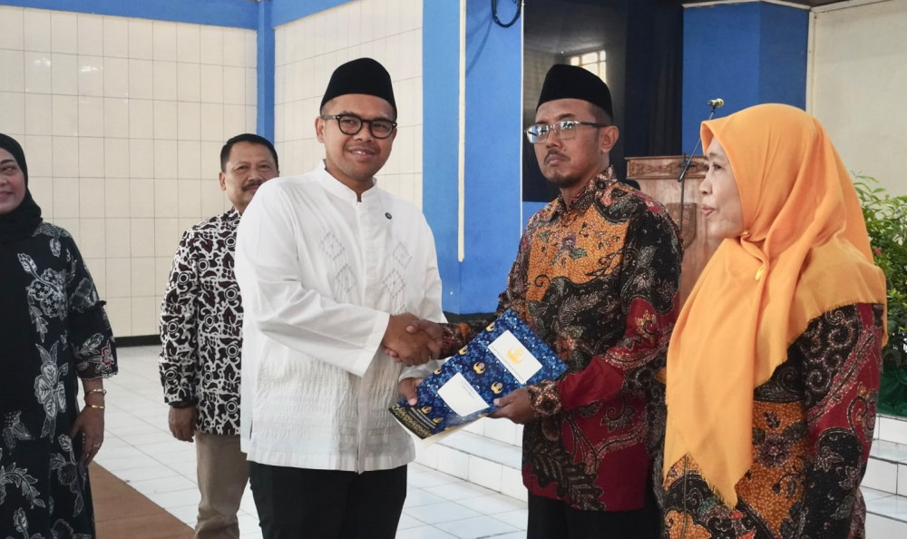 Bupati Batang Apresiasi Pengabdian 330 Anggota KORPRI Purna Tugas