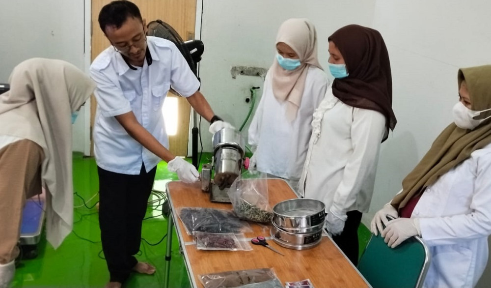 KUPS Perempuan Batang Tingkatkan Nilai Pengolahan Bunga Telang dan Rosella