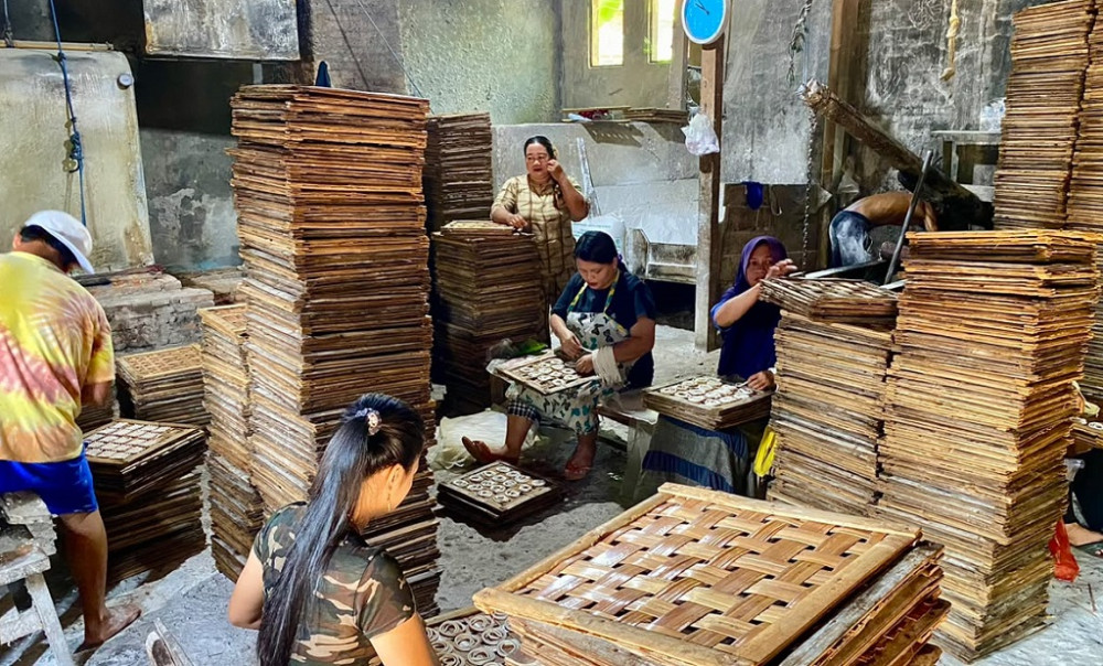 UMKM Kerupuk Usek di Batang Bertahan Tiga Dekade, Pasarkan Produk hingga Demak