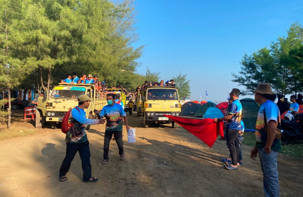 93 Tim Antusias Ikuti Susur Pantai Ilmiah IV, Telusuri 5,5 Kilometer Untuk Jaga Pesisir Batang