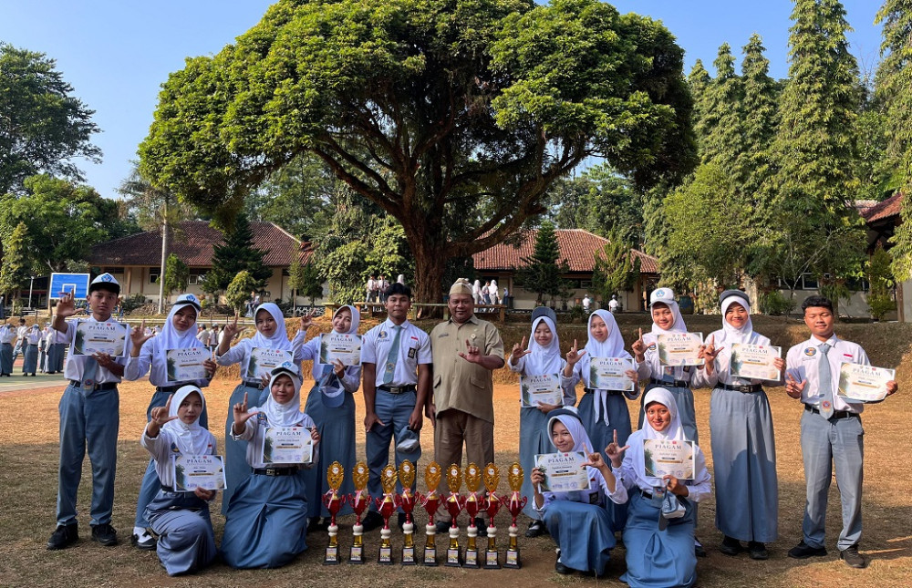Ekstrakurikuler Enviro Jugo SMAN 1 Bandar Sukses Borong Prestasi