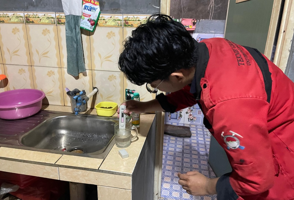 Uji Kualitas, Mahasiswa KKN Undip Temukan pH Air Sodong Asam