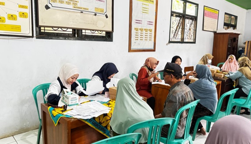 Mahasiswa KKN Undip Dampingi Pelayanan Posyandu Lansia