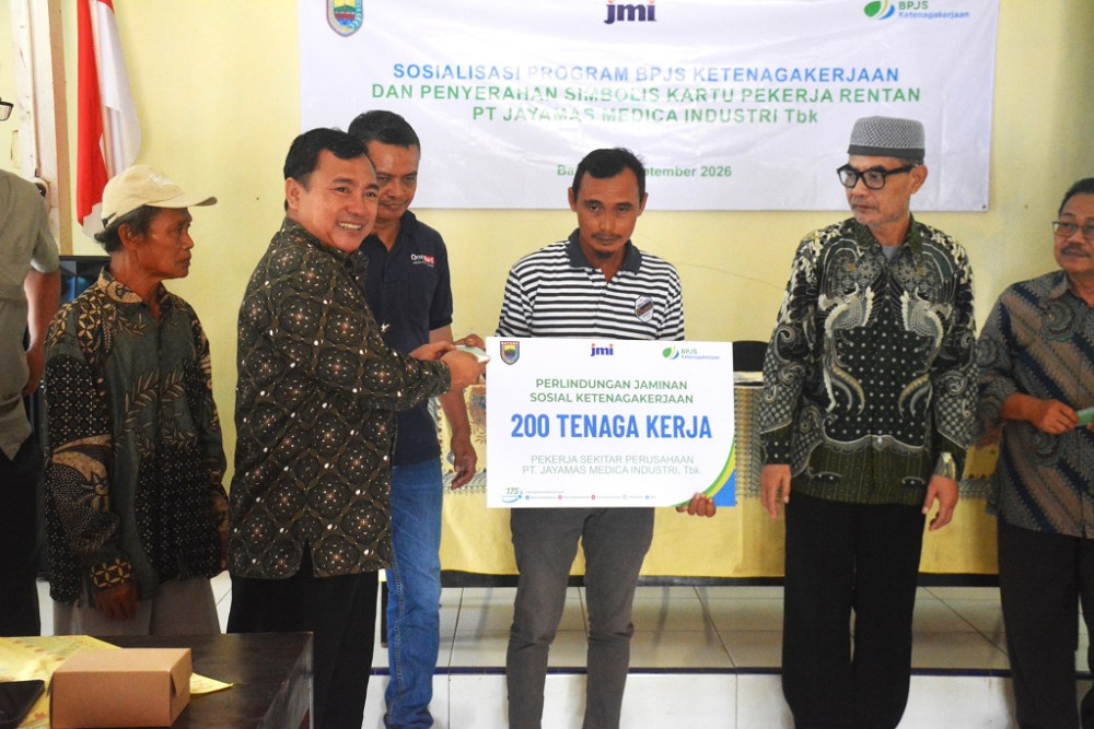 BPJS Ketenagakerjaan Sosialisasikan Jaminan Sosial Sekaligus Serahkan Kartu Kepesertaan Pekerja Rentan