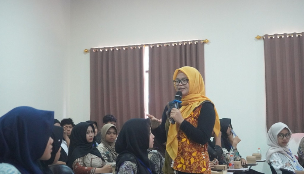 Siapkan MC Andal, SMA Wonotunggal Hadirkan Pakar Komunikasi Berkompeten