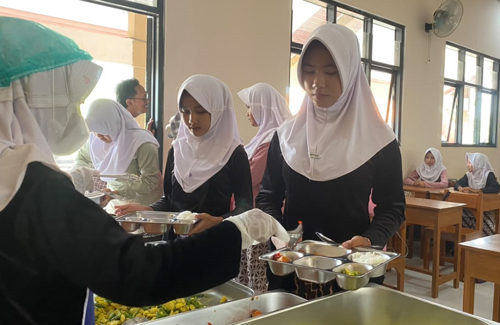 Batang Jadi Pilot Project MBG Prasmanan, Dengan Konsep Makan Sekolah di Jepang