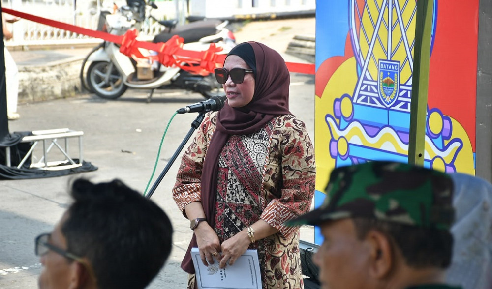 Suguhan Rasa dan Hiburan Bintang Lima, Jalan Veteran Batang Disulap Jadi Lautan Manusia