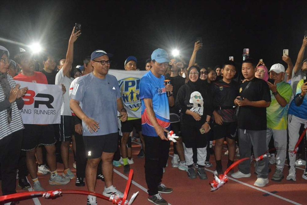 Bupati Batang Resmikan Jogging Track Stadion Moh Sarengat, Bisa Digunakan Gratis Setiap Hari