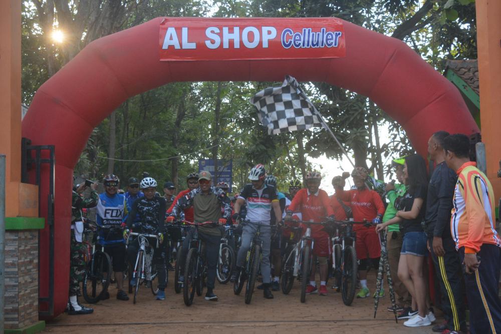 Rajut Harmonisasi, Kasdam IV Gowes Bareng Forkopimda Batang