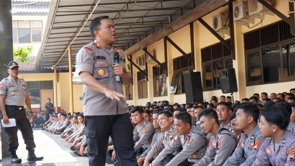 Kapolres Batang : Junjung Perilaku Humanis Saat Pilkades Serentak