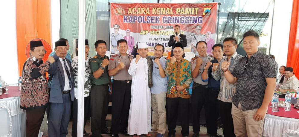 Pisah Sambut Kapolsek Gringsing Diiringi Suasana Haru