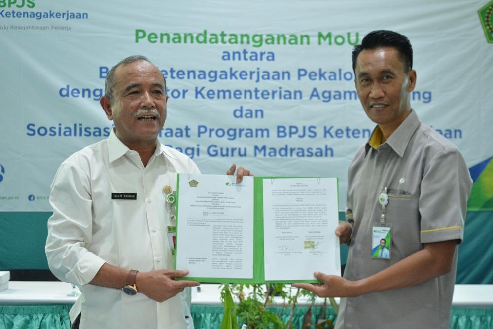 Pekerja Honorer dan Guru Madrasah Wajib Mendapatkan Perlindungan Sosial