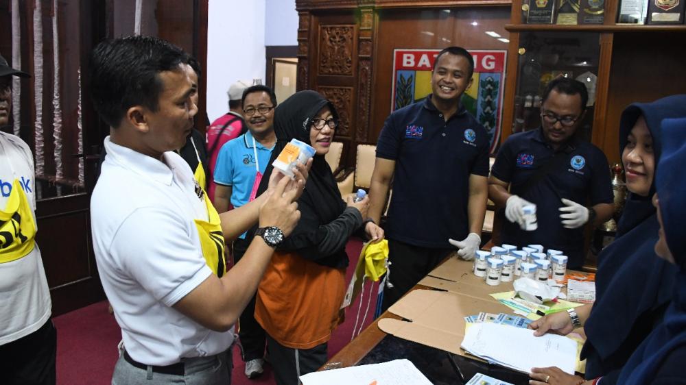 Bupati Batang Bersama Ratusan ASN, Jalani Tes Urine dan Kebugaran