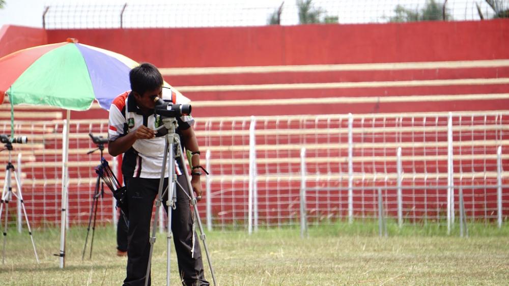 LIHAT TARGET DENGAN TEROPONG