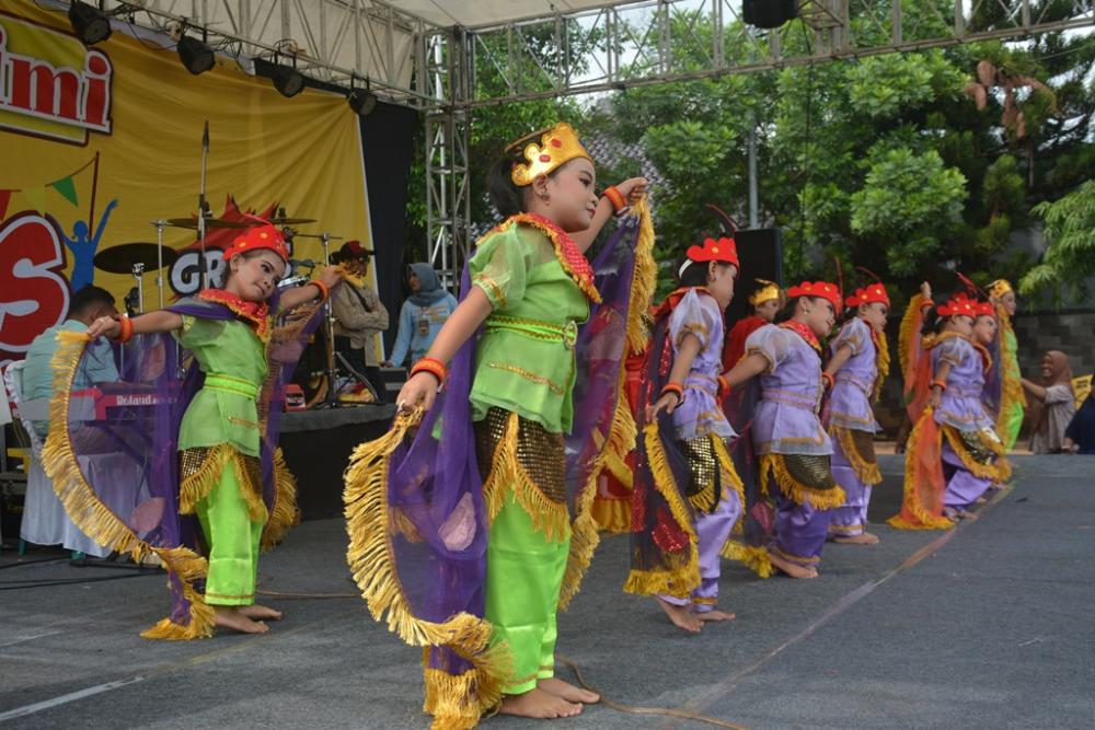 PENAMPILAN PENARI CILIK