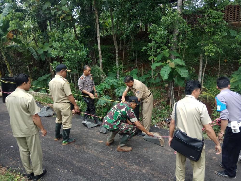 Waspada Bencana, Muspika Limpung Gelar Patroli Gabungan