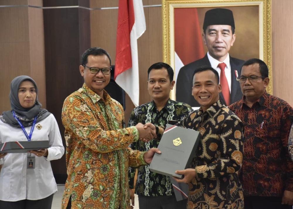 Bupati Batang, Terima LHP Belanja Modal Infrastruktur dari BPK 