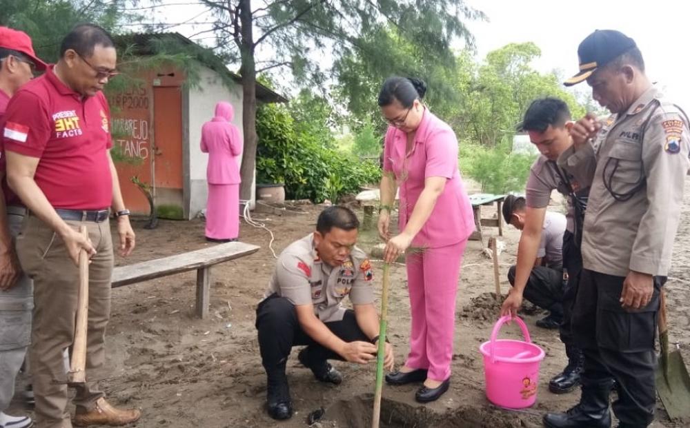 Tanam 2100 Bibit Pohon