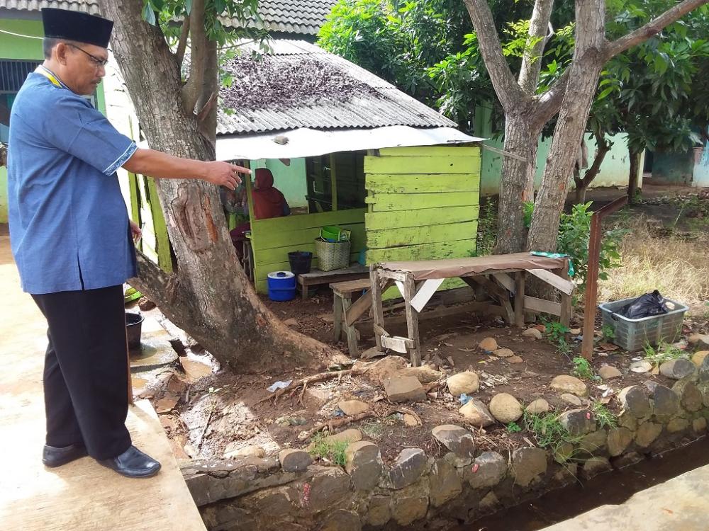 ANTISIPASI BANJIR DENGAN TINGGIKAN SELOKAN