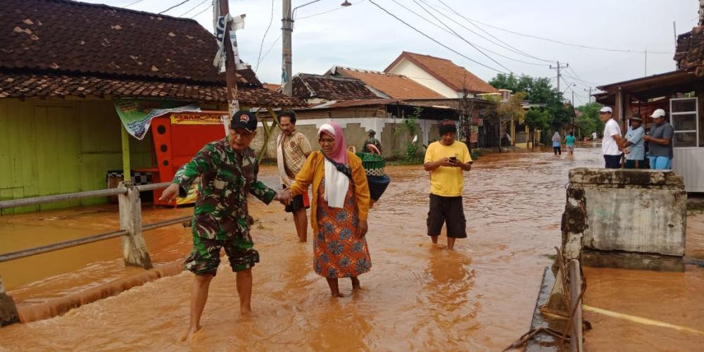 Akibat Banjir, Pemukiman Warga dan Lahan Padi Terendam Air