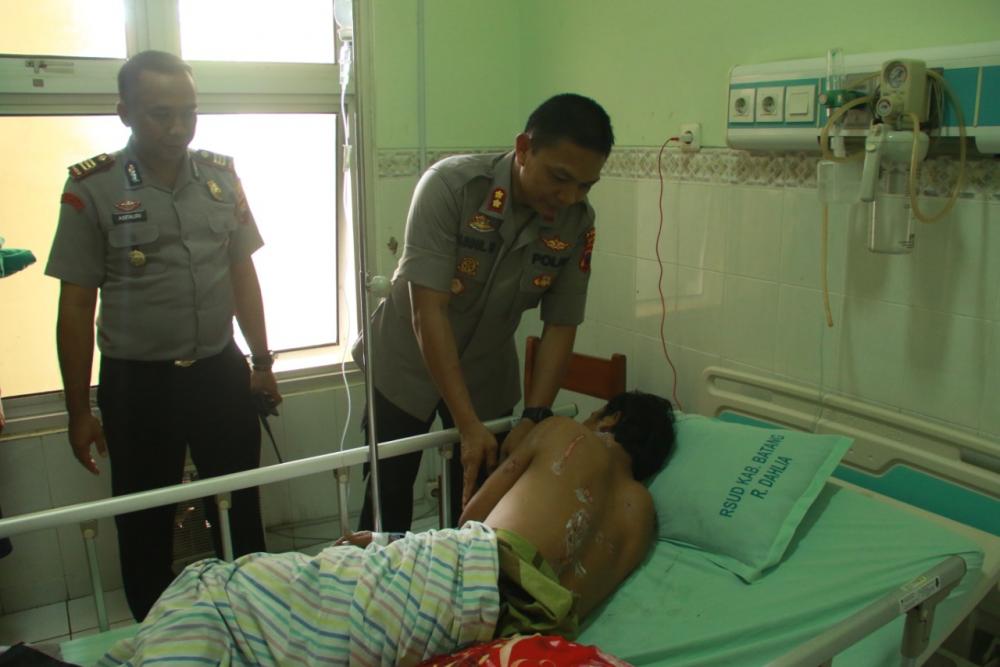 Kapolres Batang Berikan Bantuan Bagi Korban Tersengat Listrik