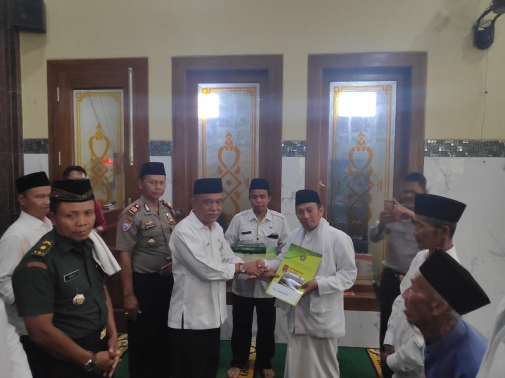 Dekatkan Diri Dengan Masyarakat, TNI/POLRI Safari Sholat Jumat