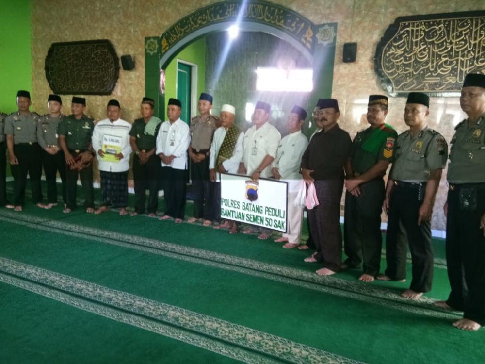 Guru Madin Kecamatan Subah Terima Bantuan