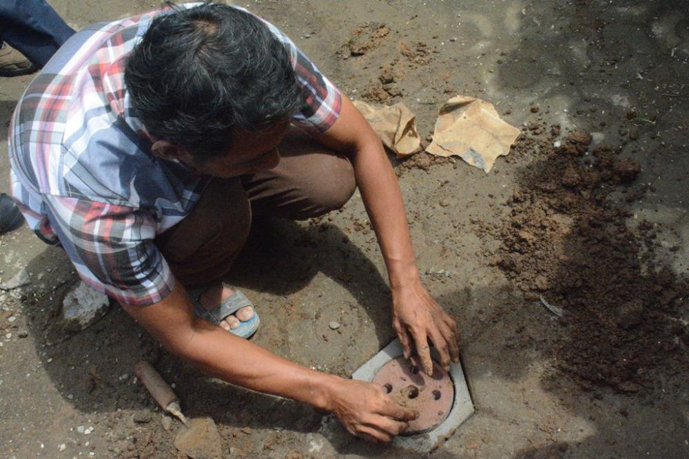 TUTUP DENGAN BATAKO BIOPORI