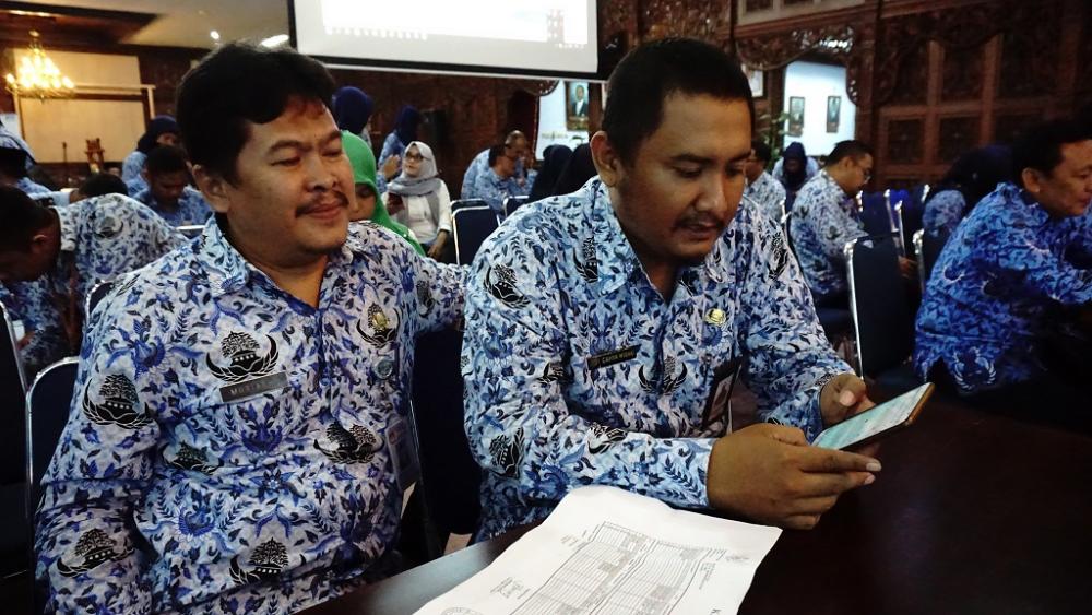 BANTU PENGISIAN SENSUS ONLINE