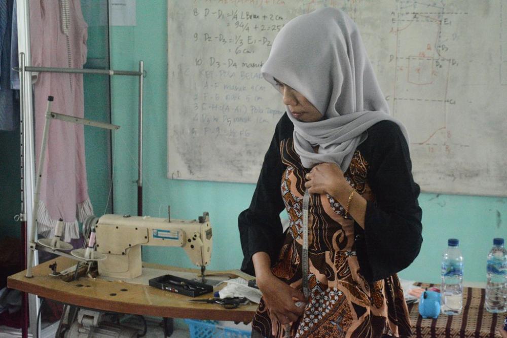 TUNJUKAN CARA MENGUKUR BAGIAN DEPAN