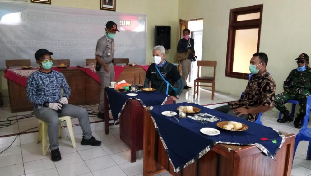 Gubernur Jateng Kunjungi Desa Pacet Naik Motor