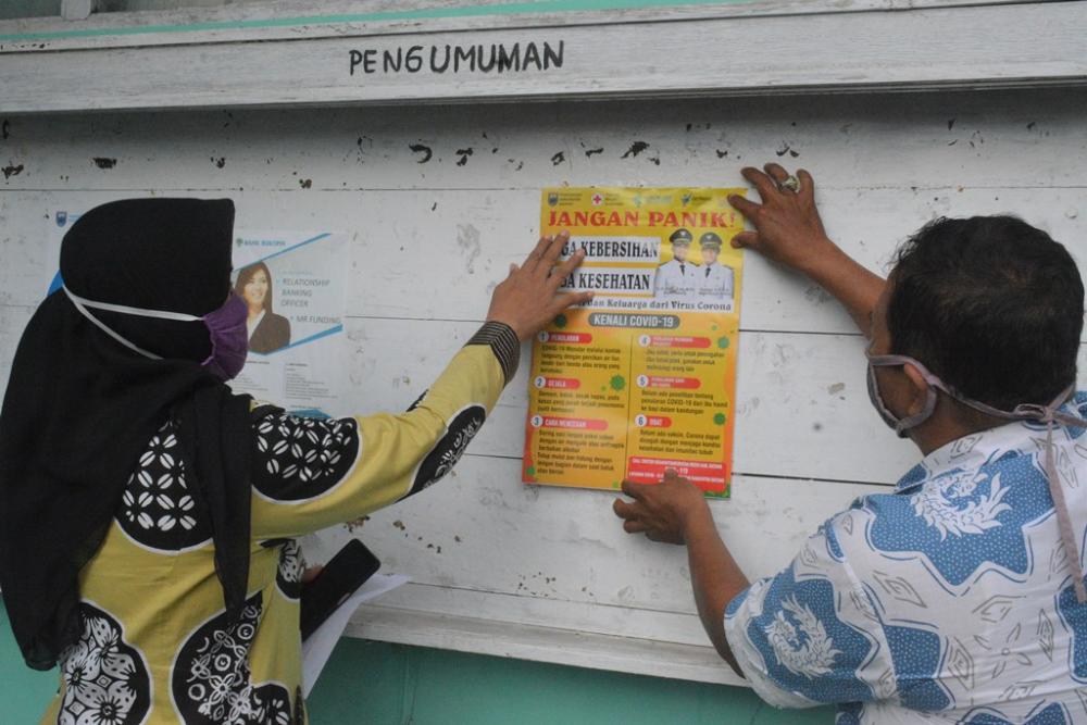 TEMPELKAN PAMFLET HIMBAUAN PENCEGAHAN COVID-19