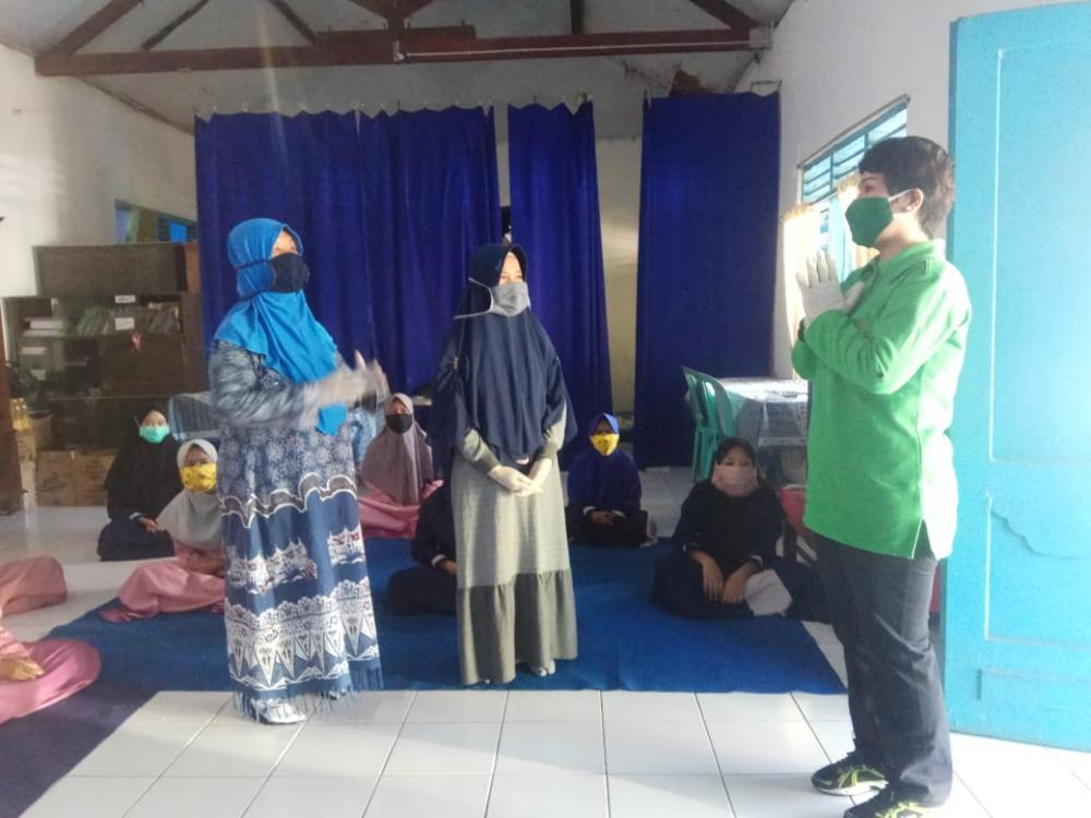 Dandim 0736/Batang Bersama Ibu Ketua Persit KCK Cab.XXIV Kunjungi Panti Asuhan