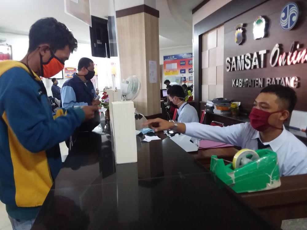 Samsat Batang Terapkan Pembatasan Jumlah Wajib Pajak