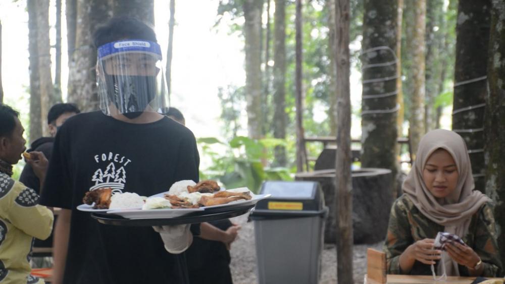 PROTOKOL KESEHATAN UNTUK PELAYAN