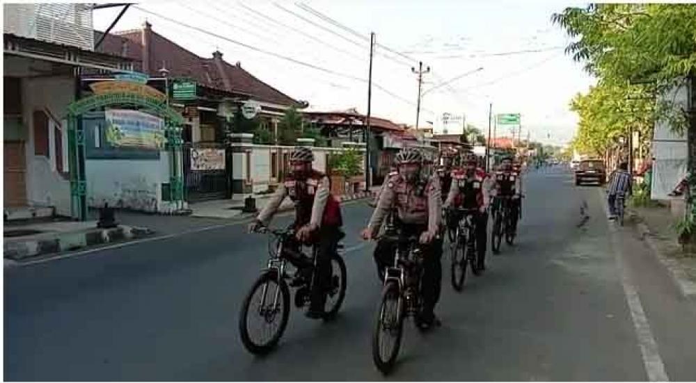 Satuan Sabhara Polres Batang  Giatkan Patroli Sepeda