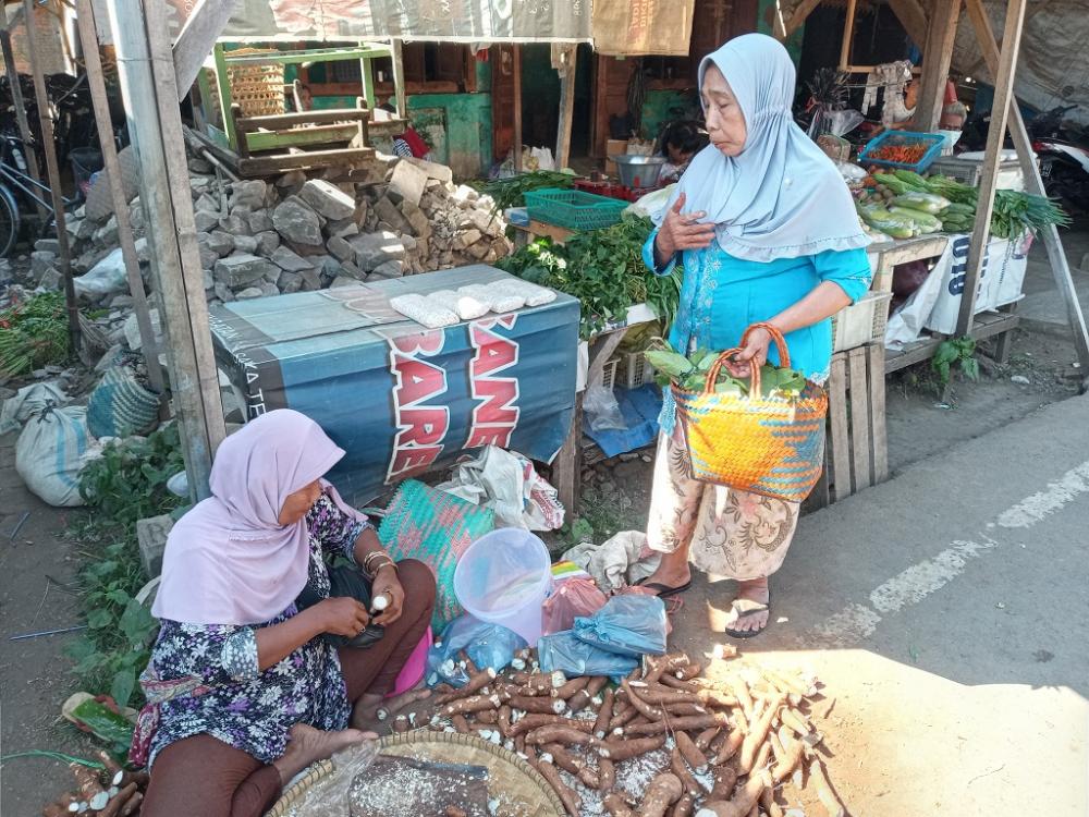 KURANGI PENGGUNAAN PLASTIK 