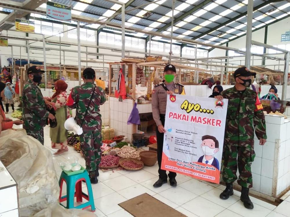 Polsek dan Koramil Reban Gencar Sosialisasikan Warga Wajib Bermasker