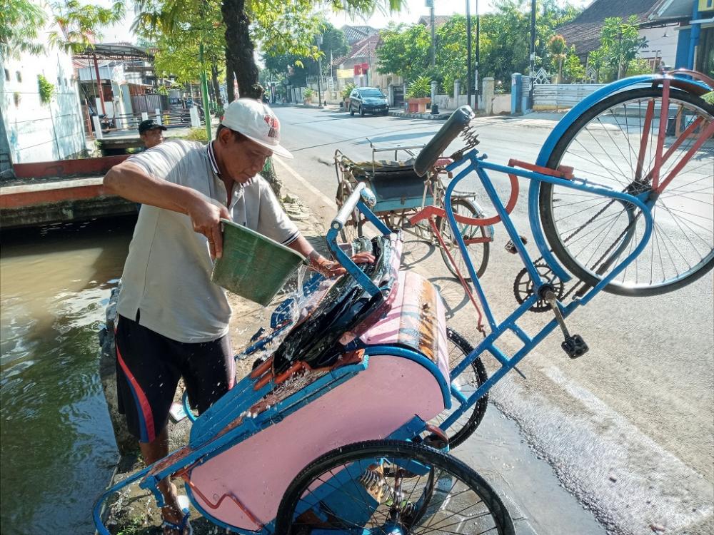PENDAPATAN TURUN DI MASA PANDEMI
