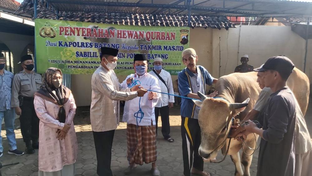 Berkurban Bentuk Kepedulian dengan Sesama
