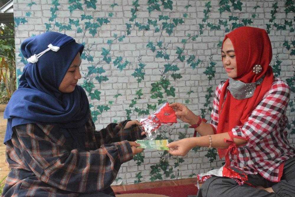 BELI MASKER MERAH PUTIH