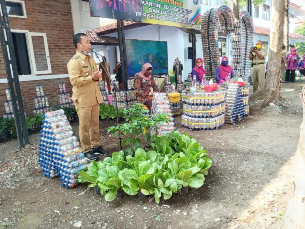 Kantin â€œOjo Gebrekâ€ Manfaatkan Ecobrick untuk Jaga Lingkungan