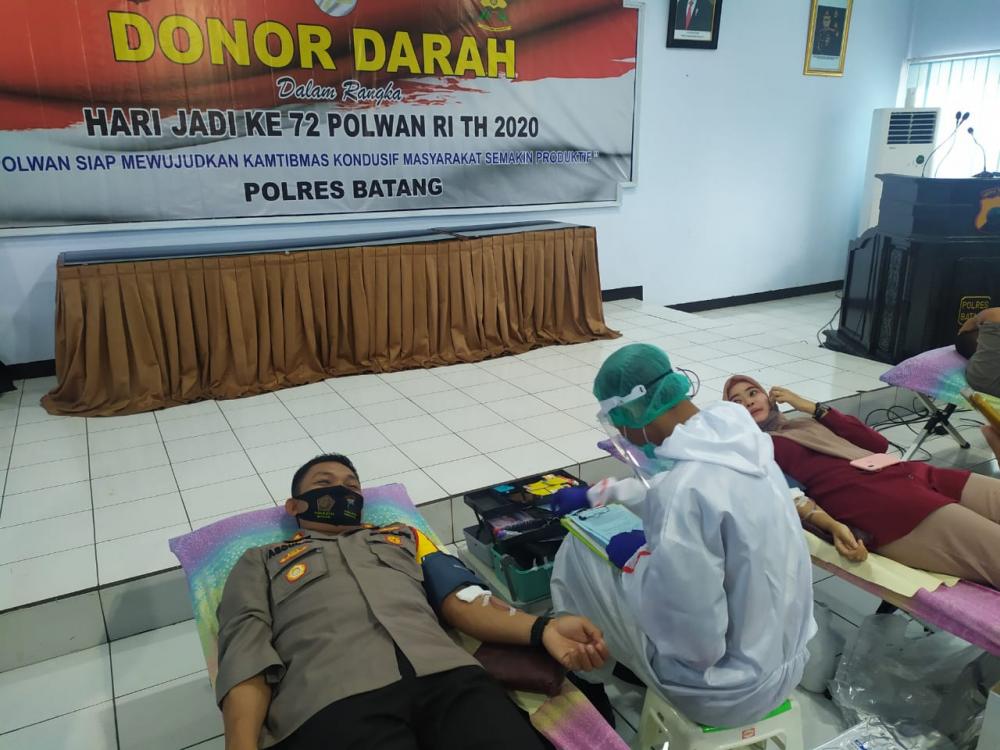 Sambut Hari Jadi Ke-72 Polwan , Polres Batang Sumbang Puluhan Kantong Darah Ke PMI